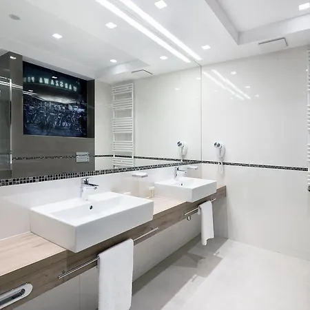 Otel Golden Tulip Airport Varşova