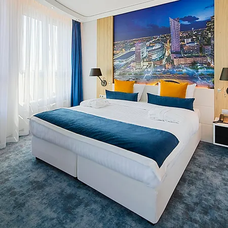 غولدين توليب إيربورت فندق 4*