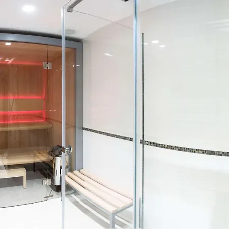 غولدين توليب إيربورت وارسو