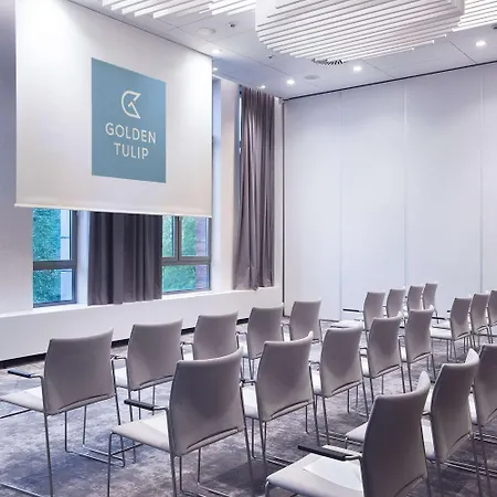 غولدين توليب إيربورت 4*