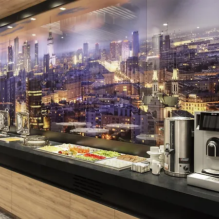 Golden Tulip Airport Hotel