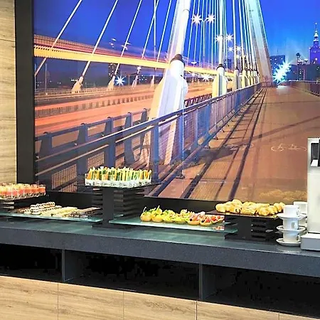 Golden Tulip Airport