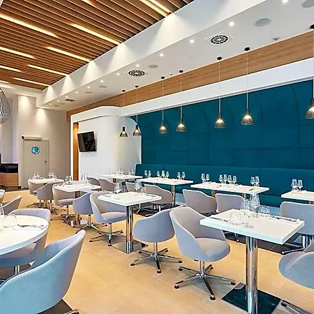 Golden Tulip Airport