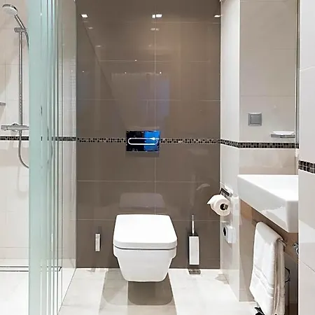 Golden Tulip Airport 4*