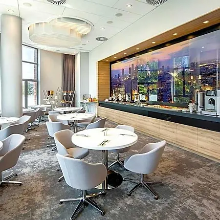 Hotel Golden Tulip Airport Warsaw