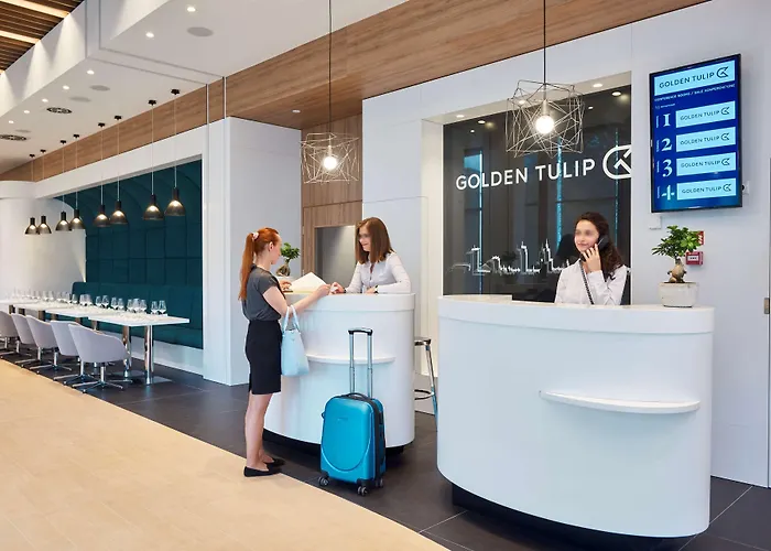 Hotel Golden Tulip Airport