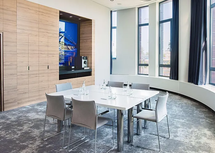 Golden Tulip Airport 4*