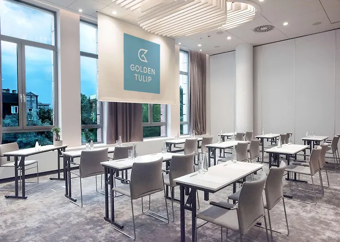 Golden Tulip Airport